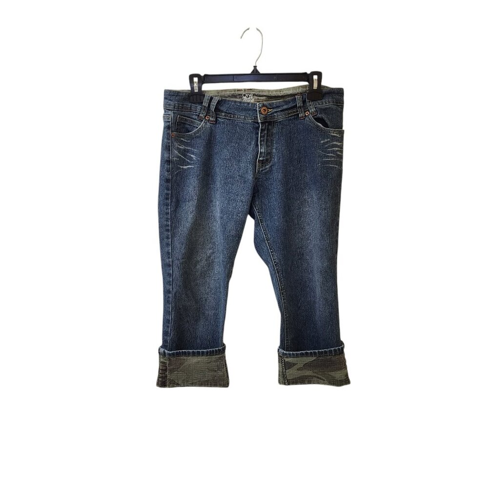 One Tuff Babe Camo Lined Cuffed Jean Crop Capris Size 11/12 Low Rise Vintage y2k